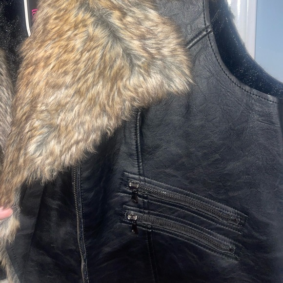 NWT💕 Plus Size Faux Fur Collar Vest - Picture 12 of 13